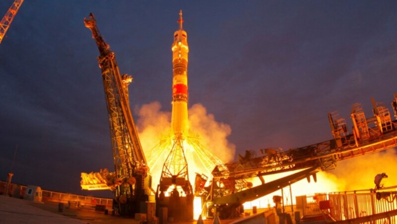 Diese Sojus-Rakete brachte die Mannschaft zur Raumstation. (Bild: AP)