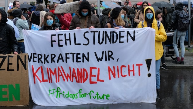 Junge Leute machten den Anfang, heute sind alle Generationen beteiligt: „Fridays for Future“ rufen zu Energiewende und Klimaschutz auf. (Bild: Horst Einöder)