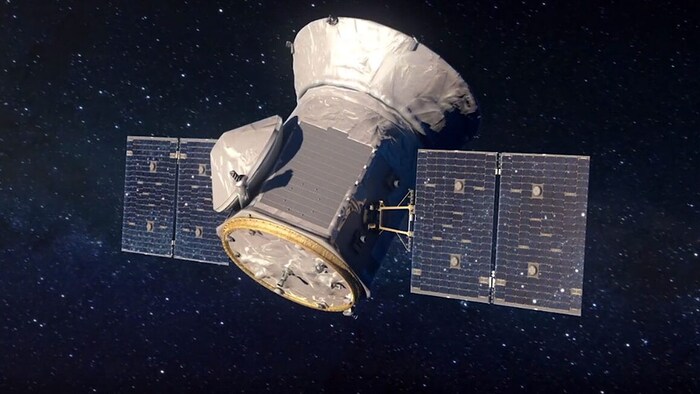 Das Weltraumteleskop TESS (Bild) funkt seit 2018 Beobachtungsdaten zur Erde.