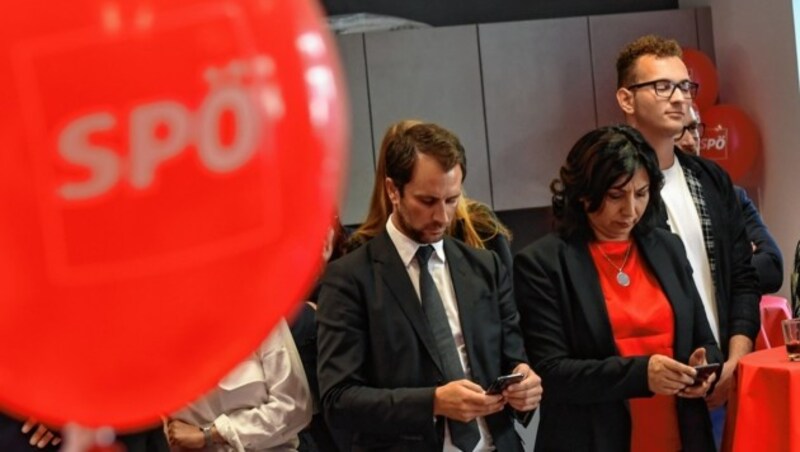 Tirols SPÖ-Chef Georg Dornauer und die Tiroler Spitzenkandidatin der Sozialdemokraten, Selma Yildirim. (Bild: LIEBL Daniel/zeitungsfoto.at)