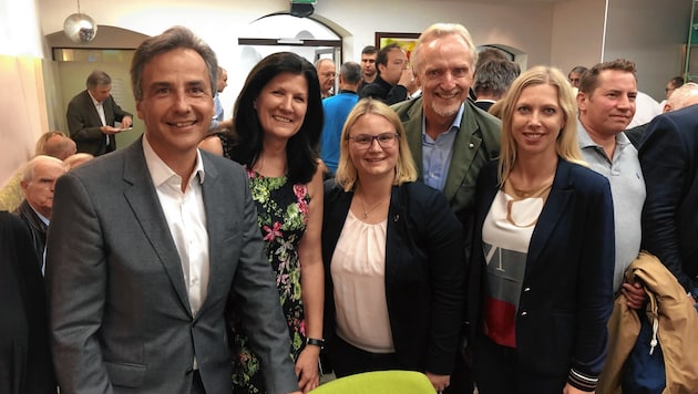 Zufriedene Gesichter bei der Grazer Volkspartei: Bürgermeister Siegfried Nagl (links) freut sich über 28,8%. (Bild: Köberl)