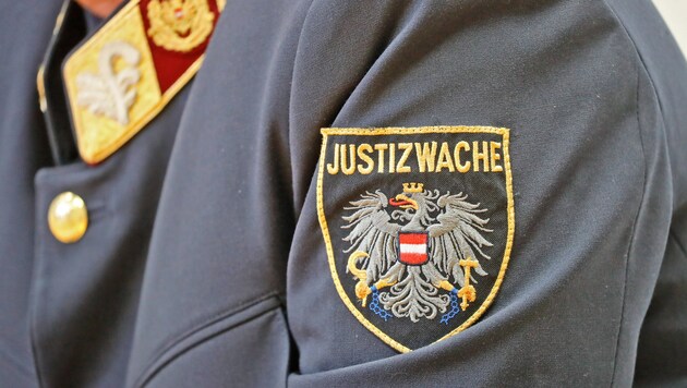 In die Justizanstalt Klagenfurt wurde der 42-jährige Sohn vorerst eingeliefert (Bild: Christof Birbaumer/Kronen Zeitung)