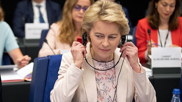 Zwei Mal wurden zwei Kandidaten von Ursula von der Leyen vom EU-Parlament abgelehnt. (Bild: AP)