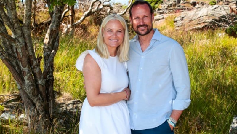 Kronprinzessin Mette-Marit und Kronprinz Haakon in Kristiansand (Bild: AFP)