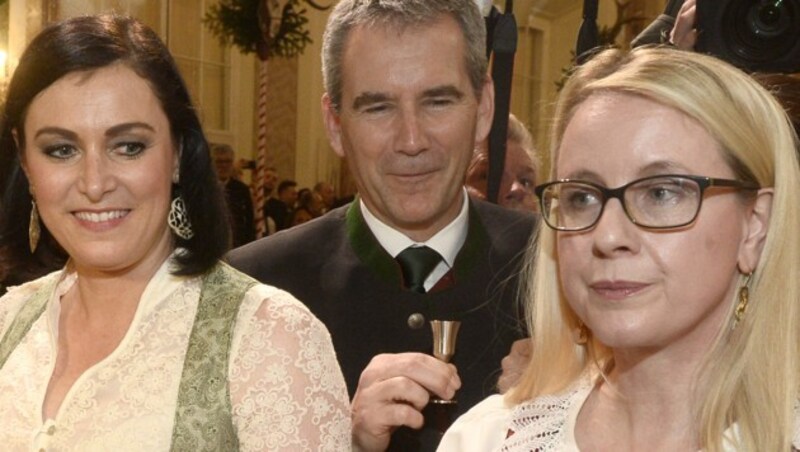 Elisabeth Köstinger, Hartwig Löger und Margarete Schramböck (v.l.n.r.) (Bild: APA/Herbert Pfarrhofer)