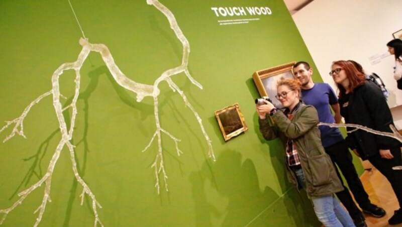 In der Stadtgalerie hieß es „Touch Wood“ - das Thema Holz begeistert. (Bild: Rojsek-Wiedergut Uta)