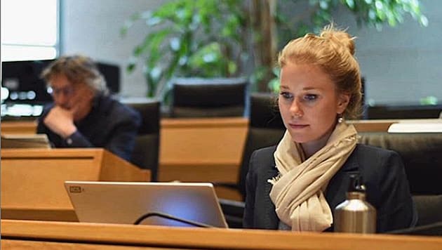 Die Südtiroler Landtagsabgeordnete Jasmin Ladurner wurde im Internet sexistisch beleidigt. (Bild: Screenshot/Instagram)
