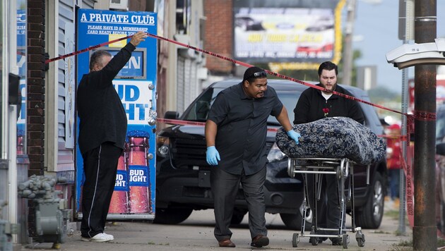 Vier Menschen sind bei dem Angriff auf die Tequila KC Bar in Kansas City erschossen worden. (Bild: AP)