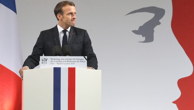 Präsident Emmanuel Macron sagte, er verbeuge sich im Namen der Nation vor den Toten. (Bild: AFP)