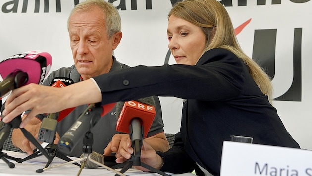 Spitzenkandidat Peter Pilz und Parteichefin Maria Stern haben nicht genügend Wählerstimmen sammeln können. (Bild: APA/ROLAND SCHLAGER)