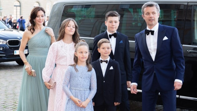 Kronprinzessin Mary, Prinzessin Isabella, Prinzessin Josephine, Prinz Vincent, Prinz Christian und Kronprinz Frederik (Bild: HCQ-Picture / Action Press / picturedesk.com)