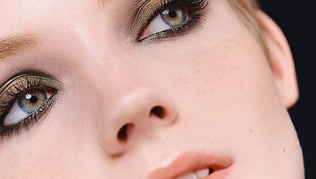 Make-up in herbstlichen Nuancen liegt jetzt im Trend. (Bild: instagram.com/chanel)