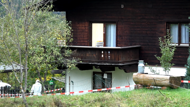 Hier auf diesem Balkon stieg Andreas E. ein. (Bild: Alexander Bischofberger-Mahr)