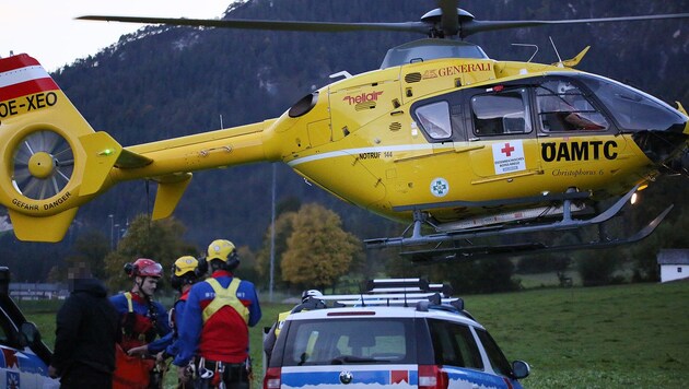 Einsatzkräfte aus Salzburg halfen bei der Suche. (Bild: Markus Leitner)