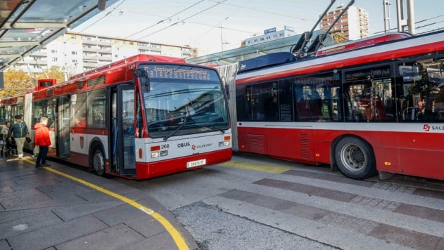 Die Buslinien in Salzburg verkehren wieder in normalem Takt. (Bild: Markus Tschepp)