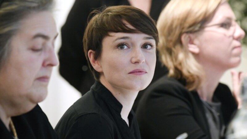 Von links: Eva Blimlinger, Sigrid Maurer und Leonore Gewessler (Bild: APA/HANS KLAUS TECHT)