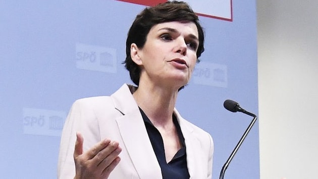 Parteichefin Pamela Rendi-Wagner nach dem SPÖ-Parteivorstand (Bild: APA/ROBERT JAEGER)