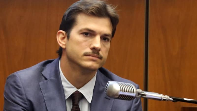 Ashton Kutcher sagte im Mai 2019 als Zeuge aus. (Bild: AP)