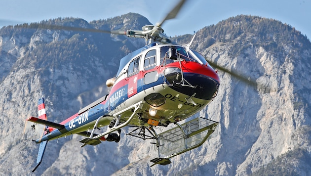 Der Polizeihubschrauber barg den verunglückten Wanderer.