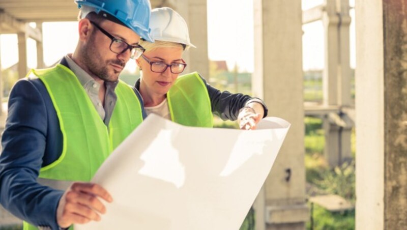 Auch wenn Frauen die gleichen Kompetenzen haben wie ihre männlichen Kollegen, verdienen sie nach wie vor oft weniger. (Bild: ©Ivan - stock.adobe.com)