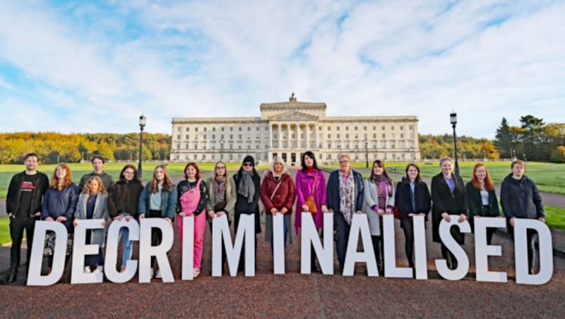 Befürworter der Gesetzesliberalisierungen in Belfast (Bild: AP)