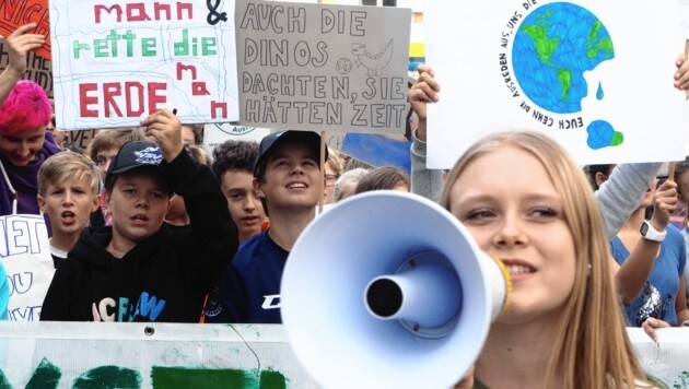 Klimaschutz-Demonstration vor der Landesregierung: Werden die Rufe der „Fridays for Future“-Bewegung erhört? (Bild: Leitner Tom)
