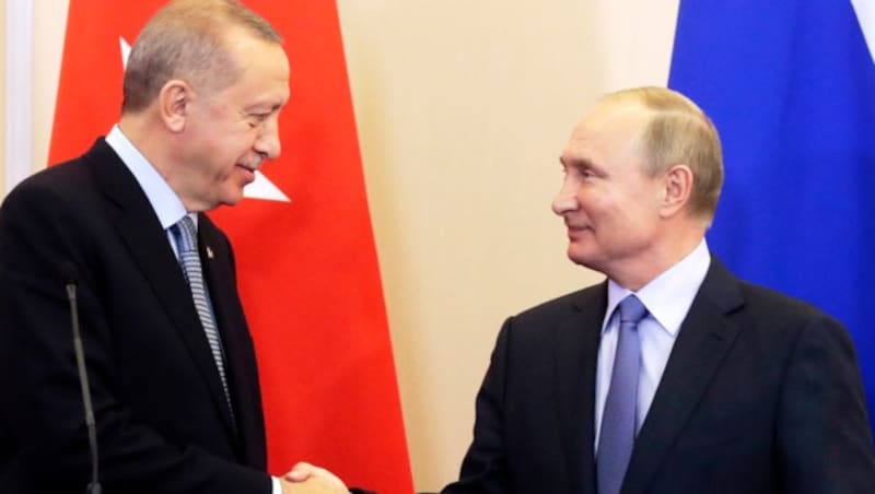 Der türkische Präsident Recep Tayyip Erdogan würdigte das Ergebnis seines Treffens mit Kremlchef Wladimir Putin als „historisch“. (Bild: AP)