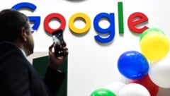 Beobachter gehen davon aus, dass die Androhung der Zerschlagung Google „gefügiger“ machen soll. (Bild: AFP)