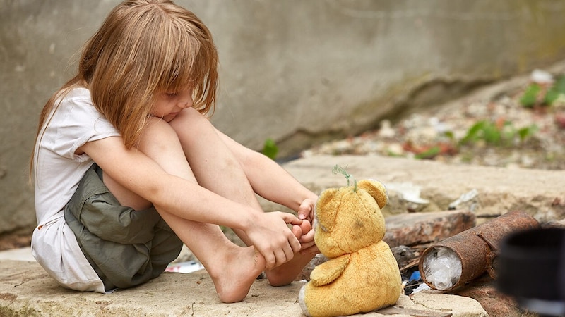 Immer wieder sind Kinder von Armut betroffen (Symbolbild). (Bild: stock.adobe.com)