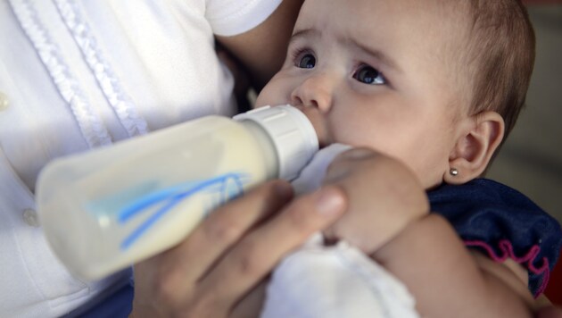Foodwatch entdeckte die gesundheitsschädlichen Rückstände in Säuglingsnahrung aus Dosen. (Bild: AFP/Leo Ramirez)