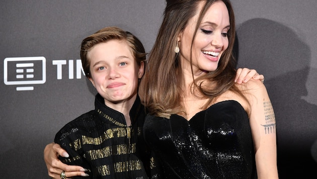 Angelina Jolie mit Tochter Shiloh (Bild: AFP)