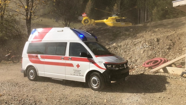 Per Rettungshubschrauber wurde der Oststeirer ins LKH Graz geflogen. (Bild: C. Amberger/Rotes Kreuz Steiermark)