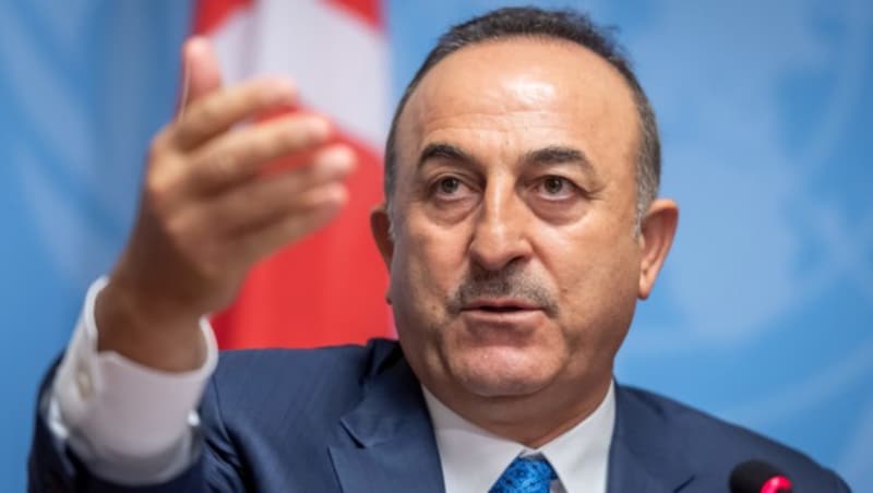 Der türkische Außenminister Mevlüt Cavusoglu (Bild: APA/AFP/Fabrice Coffrini)