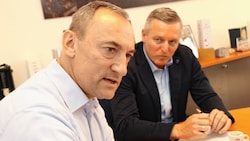 Eustacchio mit FPÖ-Chef Mario Kunasek (r.). (Bild: Christian Jauschowetz)
