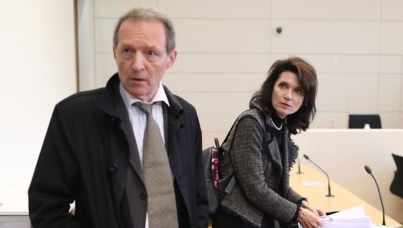 Wolfgang Blaschitz vertritt den Verdächtigen, Astrid Wagner die Opferfamilie. (Bild: Bartel Gerhard)