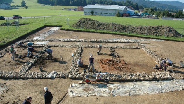 Wissenschaftler stießen auf die Straßenstation, weil ganz in der Nähe Ausgrabungbsarbeiten an einem römischen Gutshof im Gange sind. (Bild: Museum Neumarkt)