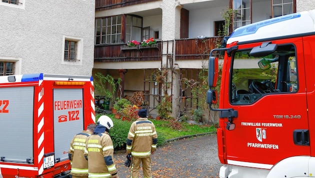 Ein 22-Jähriger verstarb durch einen Wohnungsbrand in der Pfarre in Pfarrwerfen (Bild: Gerhard Schiel)