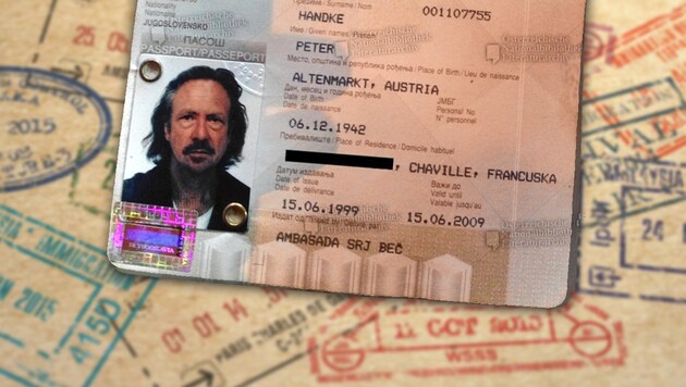 Dieser Pass, ausgestellt auf Peter Handke, hatte das jahrelange Verfahren ins Rollen gebracht. (Bild: Vanessa Hannesschläger/Privatarchiv Hans Widrich)