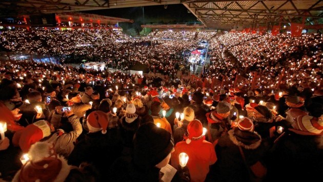 30.000 erlebten das Weihnachtssingen in Berlin - jetzt kommt die Erfolgsstory auch nach Klagenfurt. (Bild: REUTERS/Hannibal Hanschke)