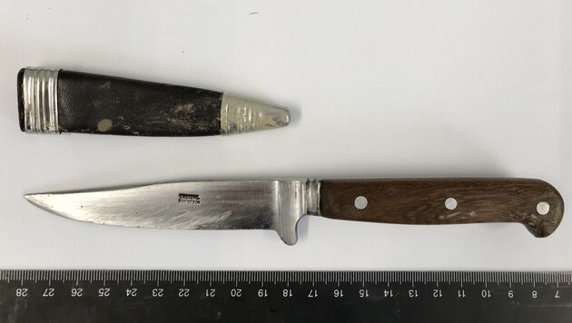 Beim Jugendlichen wurde dieses Messer sichergestellt. (Bild: Tiroler Polizei)