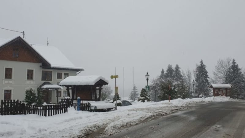 Bereits am Dienstagnachmittag lagen in Liesing rund 50 Zentimeter Neuschnee. (Bild: Josef Salcher)