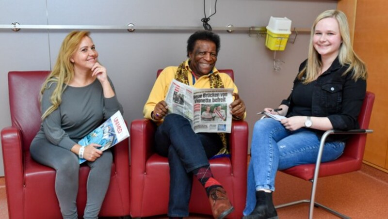 Luzandra und Roberto Blanco mit „Krone“-Redakteurin Lisa Stockhammer (Bild: Harald Dostal)