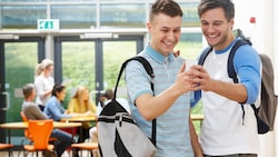 Die beliebteste App unter Österreichs Jugendlichen heißt - trotz deutlicher Rückgänge - WhatsApp. (Bild: stock.adobe.com)