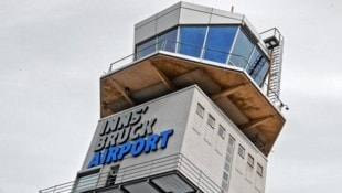 Der Tower des Flughafens Innsbruck schlug Alarm. (Bild: Christof Birbaumer)