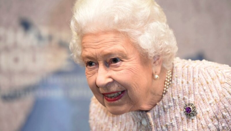 Queen Elizabeth II. ist „entsetzt“ über die Berichte über ihren Sohn Prinz Andrew. (Bild: AP)