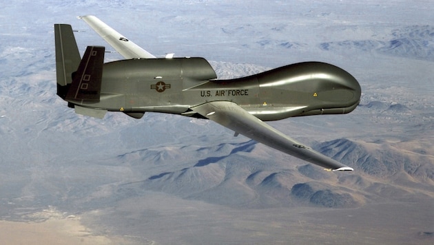 Eine US-Drohne des Typs Global Hawk (Bild: APA/AFP/US AIR FORCE/HANDOUT)