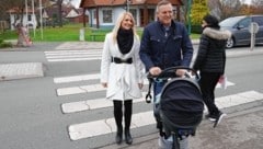 Mario Kunasek (FPÖ) bei der Stimmabgabe in Gössendorf (Bild: Sepp Pail)