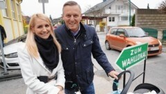 Mario Kunasek (FPÖ) bei der Stimmabgabe in Gössendorf (Bild: Sepp Pail)