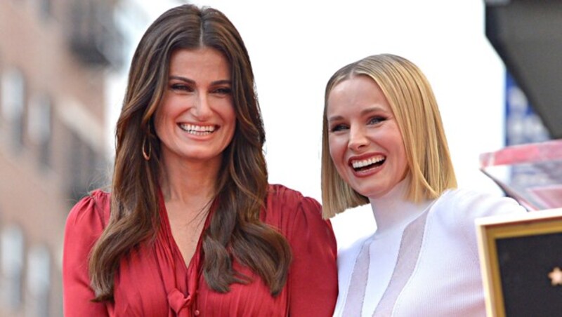 Indira Menzel und Kristen Bell am „Walk of Fame“ (Bild: 2019 Getty Images)