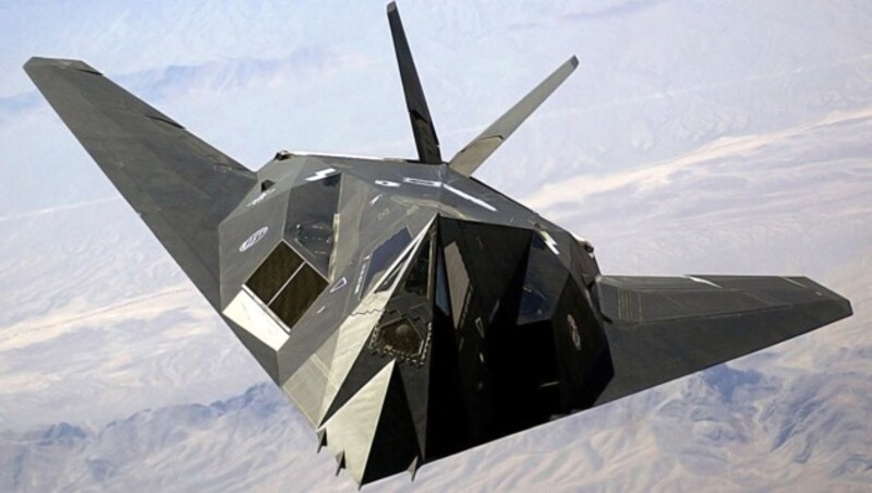 F-117 Nighthawk - Design-Vorbild für Teslas Cybertruck? (Bild: Staff Sgt. Aaron Allmon II - www.defenselink.mil/)